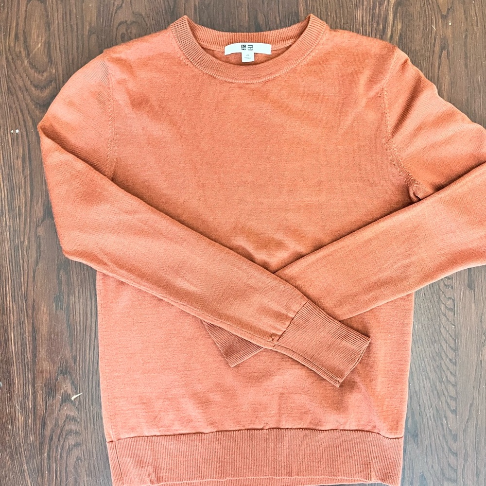 Uniqlo wool pink sweater